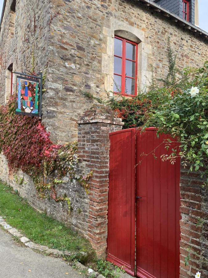 Sainte-Suzanne Cote Jardin住宿加早餐旅馆 外观 照片